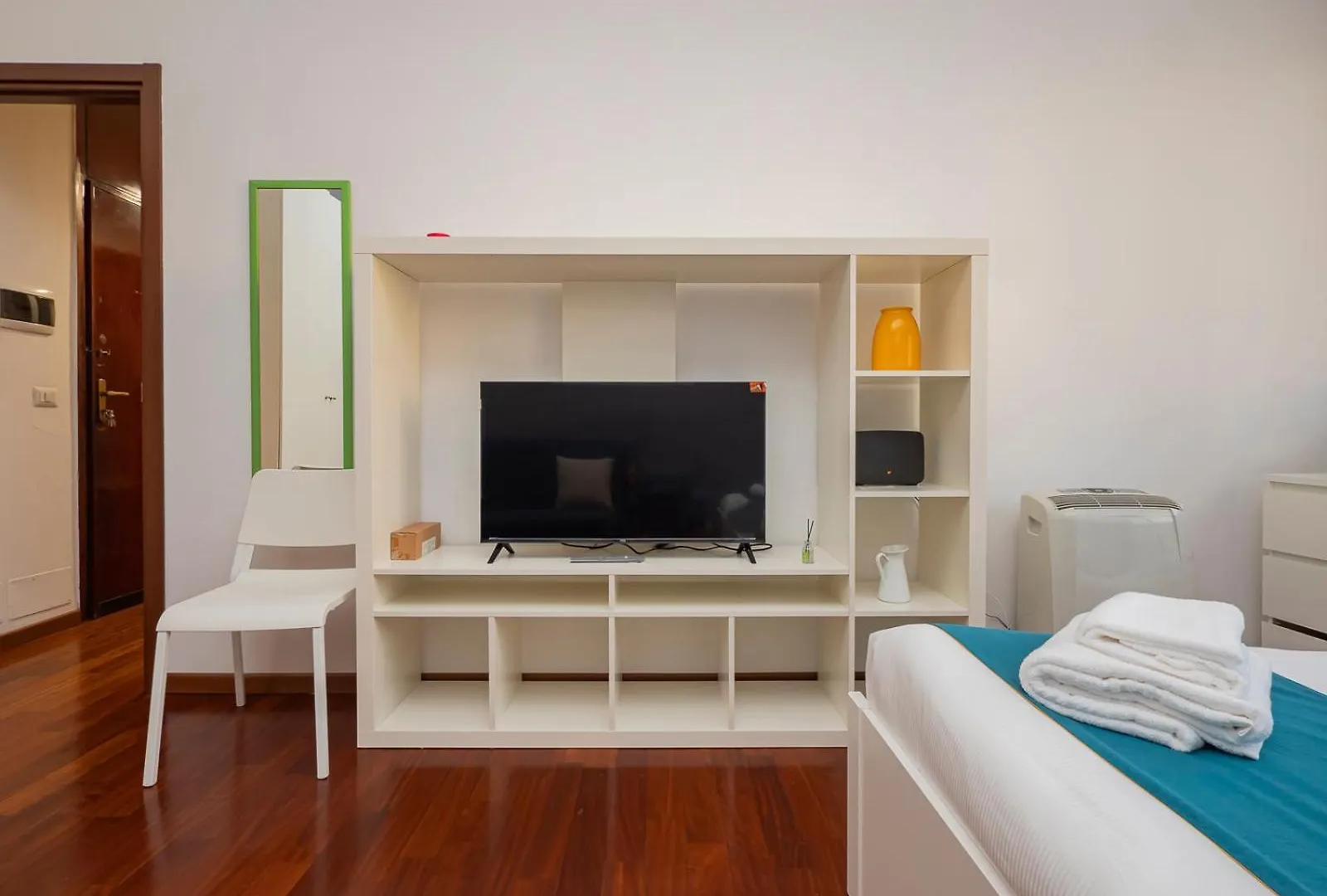 Xenia Apartments - Renovated Two-Room Apartment In Fiera Area Milão Itália